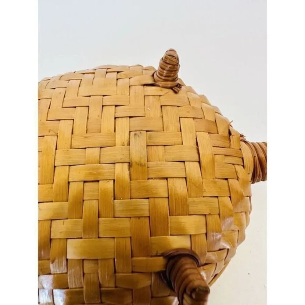 Rattan Turtle Armadillo Basket with Lid ‎ Decorative Box